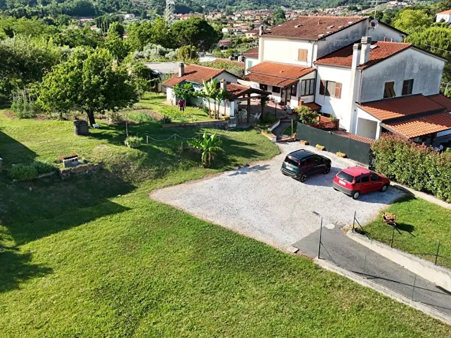 Immagine 1 di Casa trifamiliare in vendita  a Sarzana