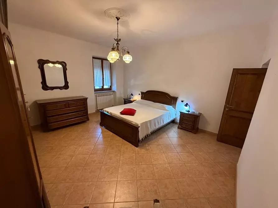 Immagine 8 di Casa trifamiliare in vendita  a Sarzana