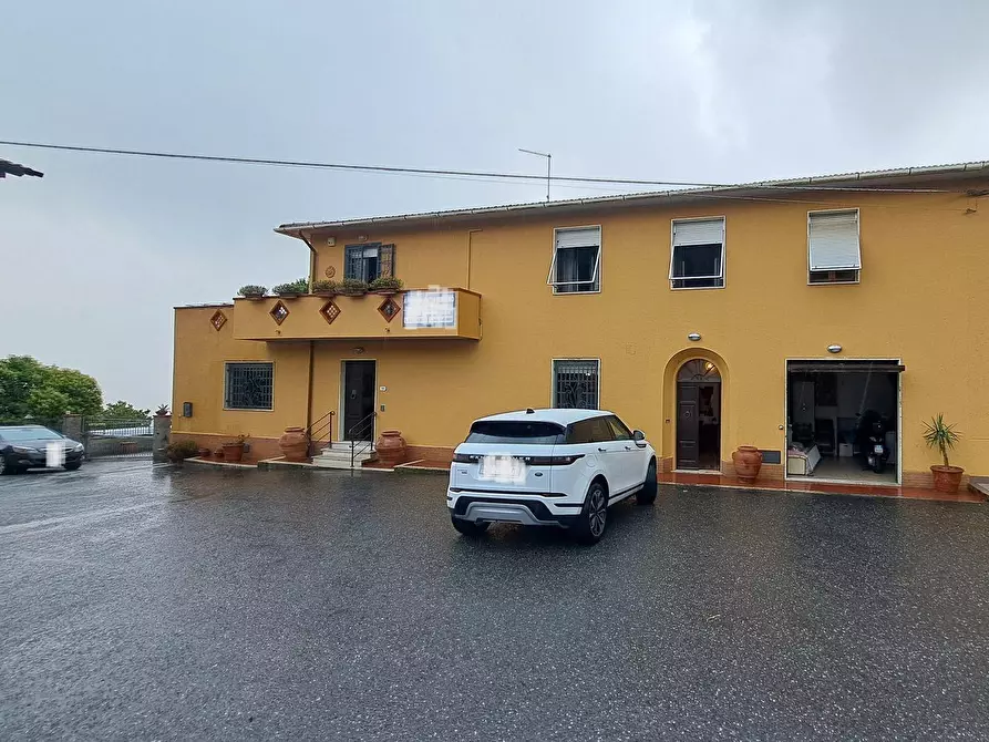 Immagine 1 di Porzione di casa in vendita  a Rosignano Marittimo
