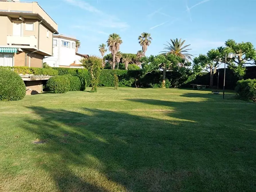 Immagine 4 di Villetta a schiera in vendita  a Montignoso