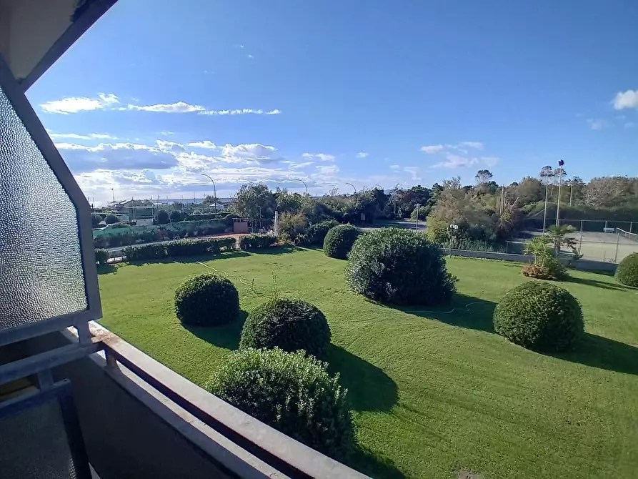 Immagine 7 di Villetta a schiera in vendita  a Montignoso
