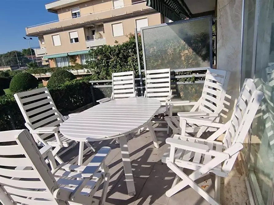 Immagine 13 di Villetta a schiera in vendita  a Montignoso