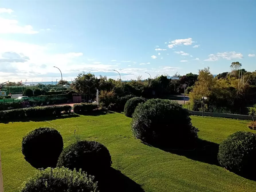 Immagine 6 di Villetta a schiera in vendita  a Montignoso