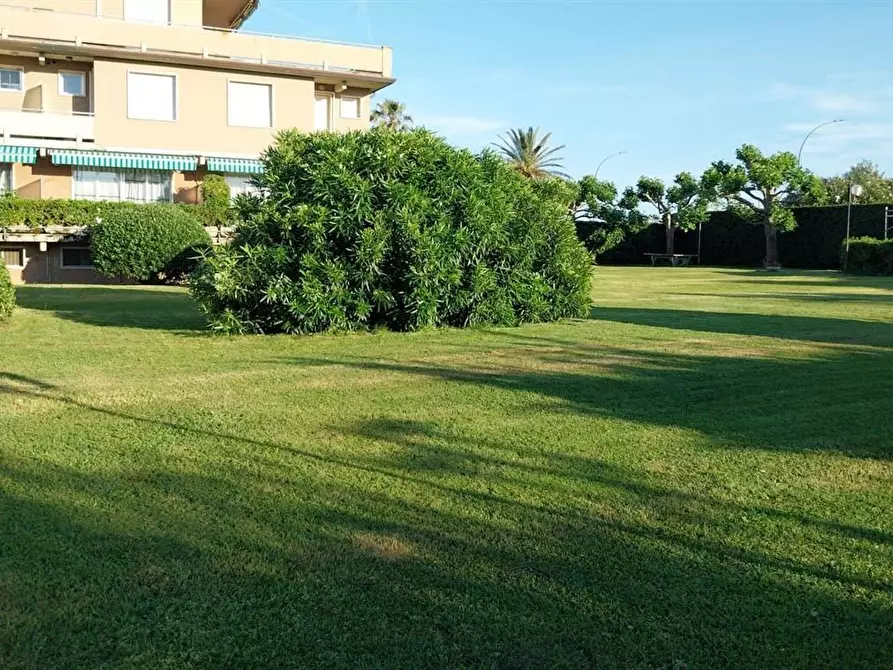 Immagine 3 di Villetta a schiera in vendita  a Montignoso