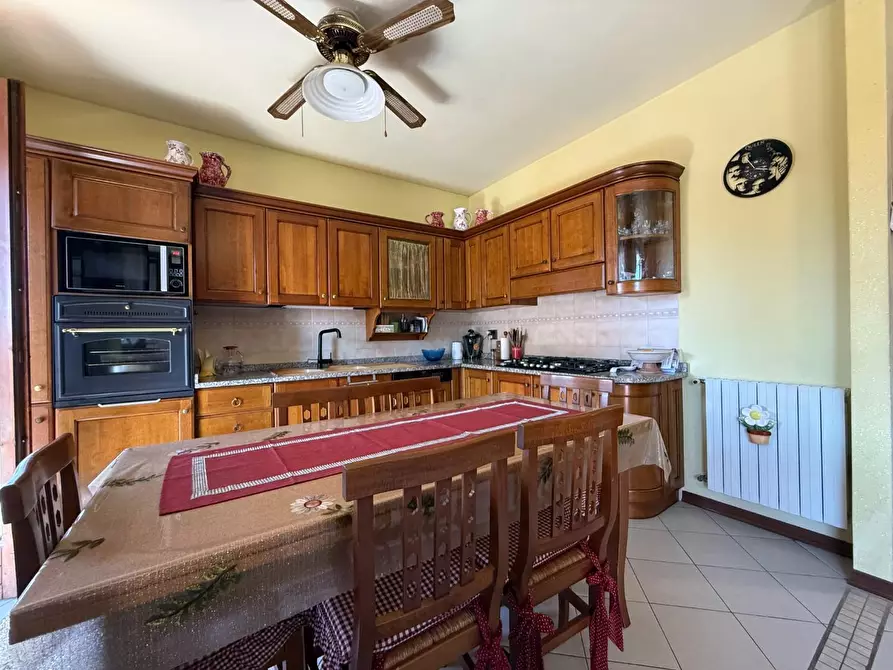 Immagine 10 di Appartamento in vendita  a Santa Maria A Monte