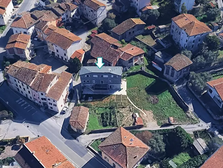 Immagine 3 di Appartamento in vendita  a Lucca