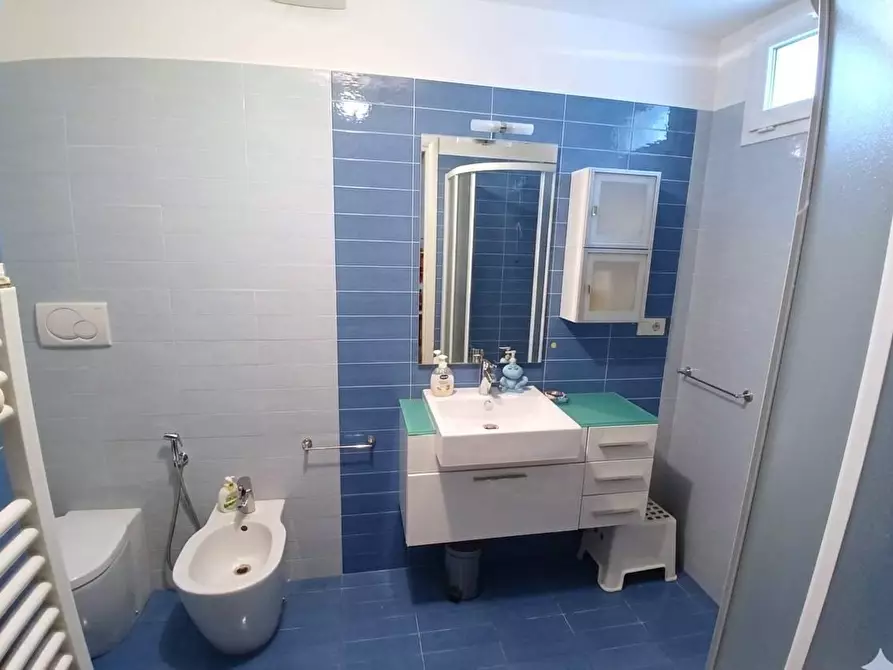 Immagine 10 di Villetta a schiera in vendita  a Massa