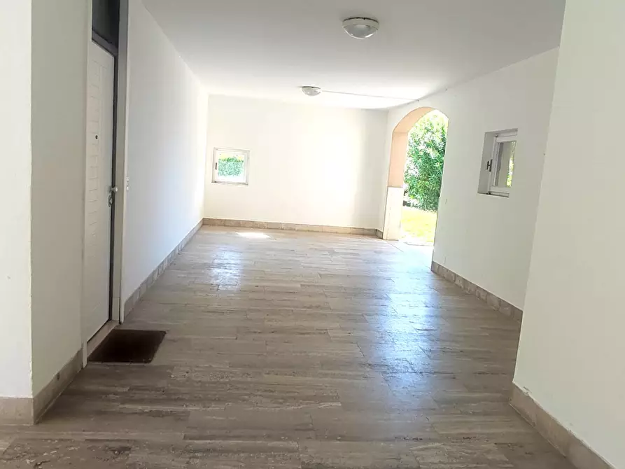 Immagine 3 di Appartamento in vendita  a Massa
