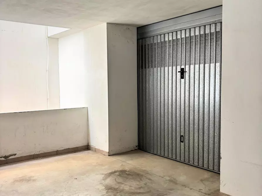 Immagine 3 di Garage in vendita  a Vasto