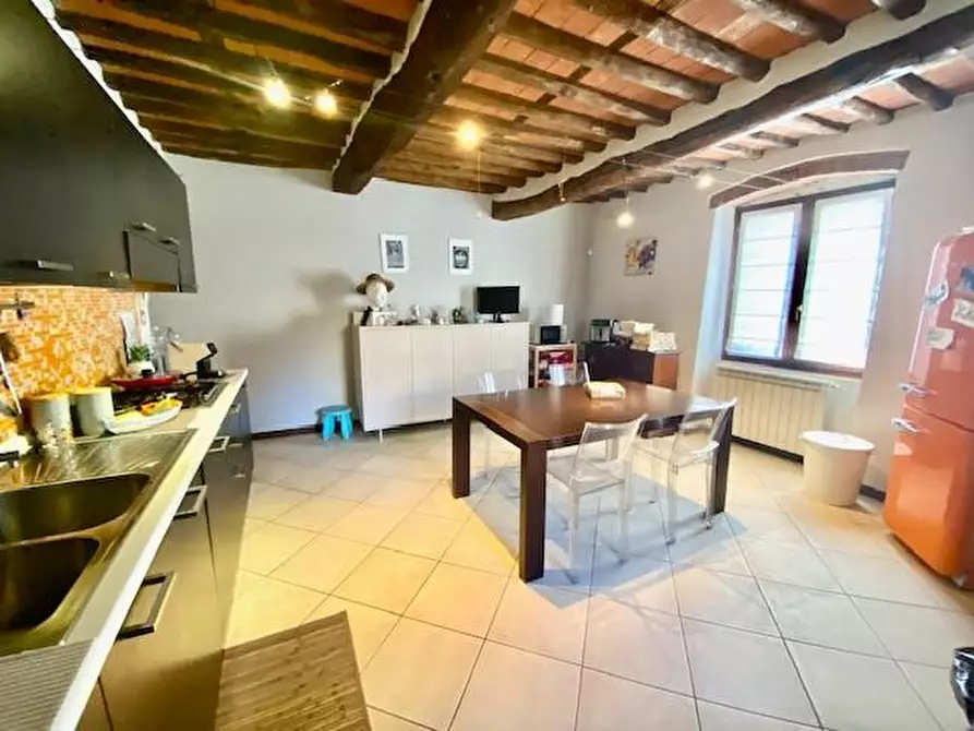 Immagine 2 di Appartamento in vendita  a Pescia