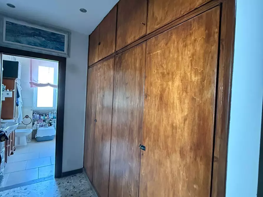 Immagine 9 di Appartamento in vendita  a Livorno