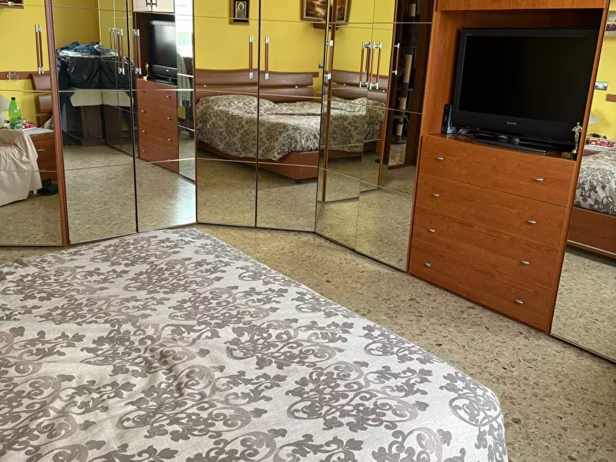 Immagine 14 di Appartamento in vendita  a Livorno