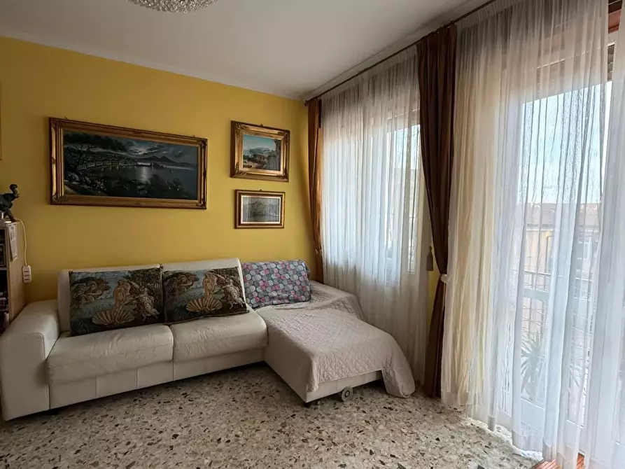 Immagine 5 di Appartamento in vendita  a Livorno