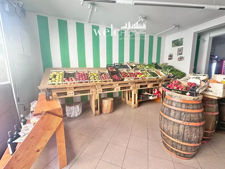Immagine 12 di Attività commerciale in vendita  a Poggio A Caiano