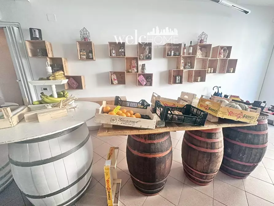 Immagine 10 di Attività commerciale in vendita  a Poggio A Caiano