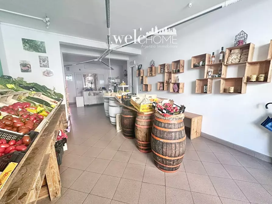 Immagine 3 di Attività commerciale in vendita  a Poggio A Caiano