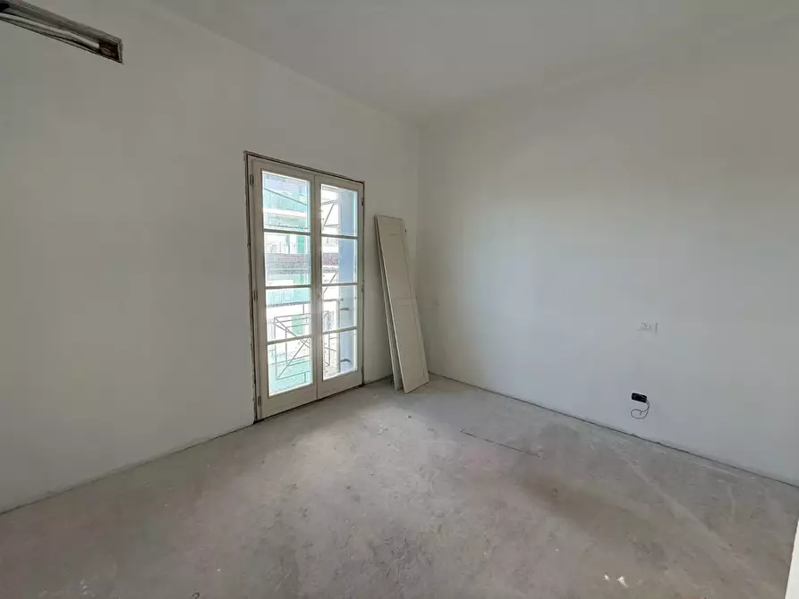 Immagine 13 di Appartamento in vendita  a Pontedera