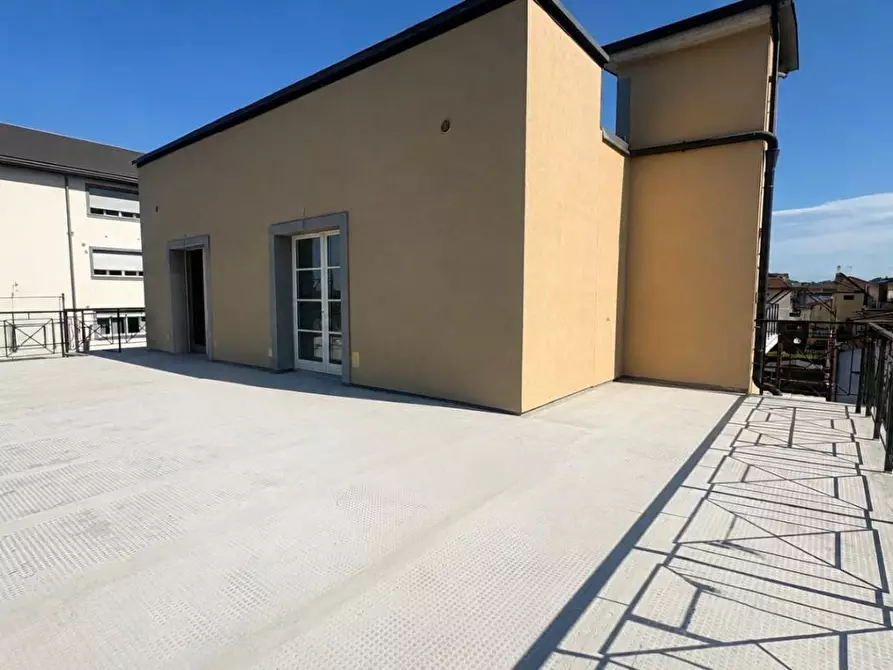 Immagine 14 di Mansarda in vendita  a Pontedera