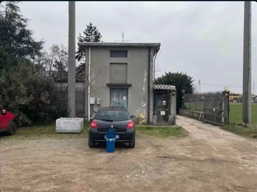 Immagine 1 di Attività artigianale in vendita  a Corbetta