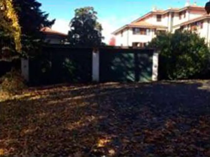 Immagine 1 di Villa in vendita  a Agrate Brianza
