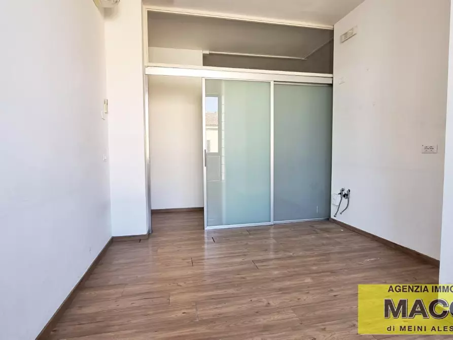 Immagine 2 di Ufficio in affitto  a Ponsacco