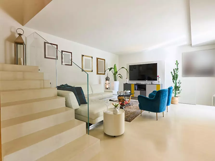 Immagine 14 di Villa in vendita  a Fucecchio