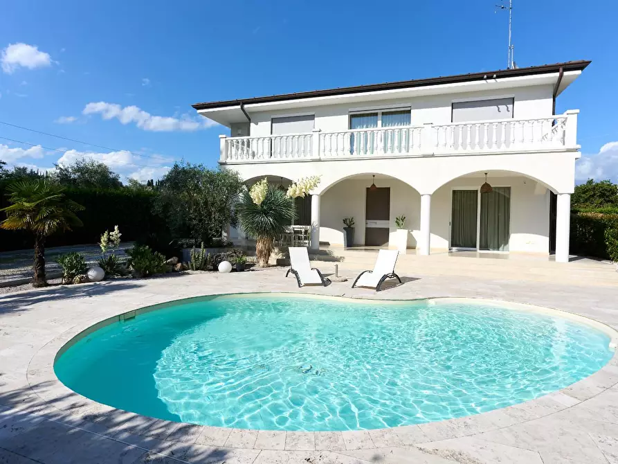 Immagine 1 di Villa in vendita  a Fucecchio