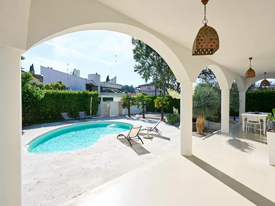 Immagine 8 di Villa in vendita  a Fucecchio