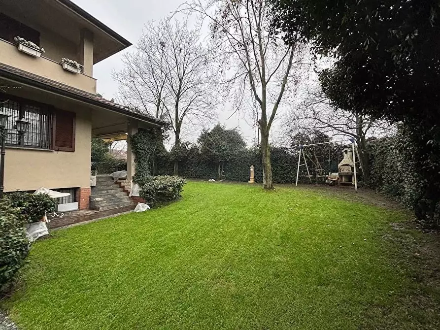 Immagine 4 di Casa bifamiliare in vendita  a Agrate Brianza