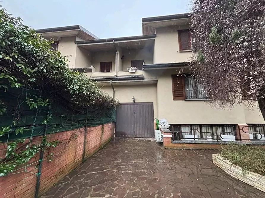 Immagine 1 di Casa bifamiliare in vendita  a Agrate Brianza