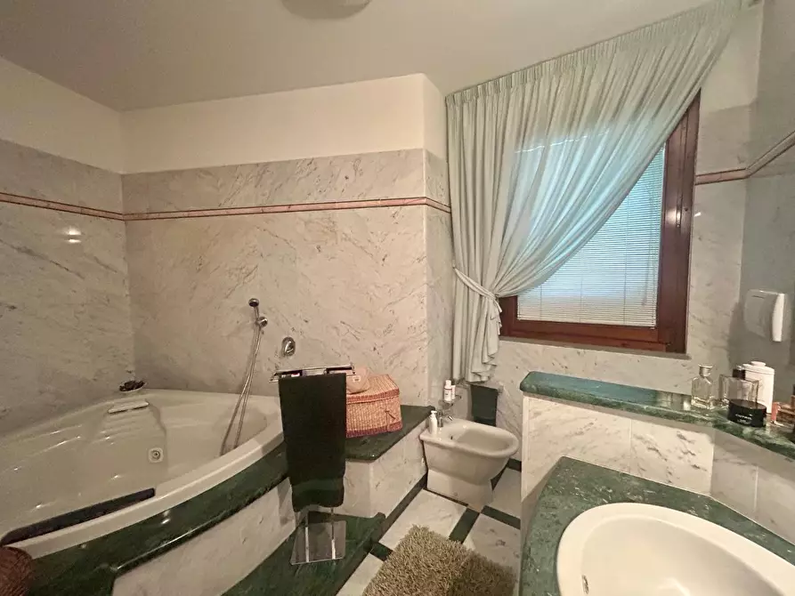 Immagine 25 di Villa in vendita  a Cerreto Guidi