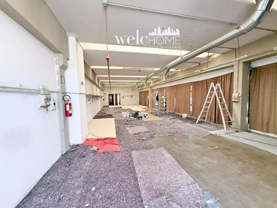 Immagine 6 di Laboratorio in affitto  a Campi Bisenzio
