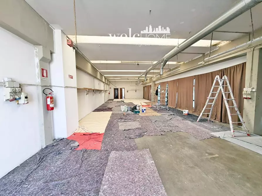 Immagine 7 di Laboratorio in affitto  a Campi Bisenzio