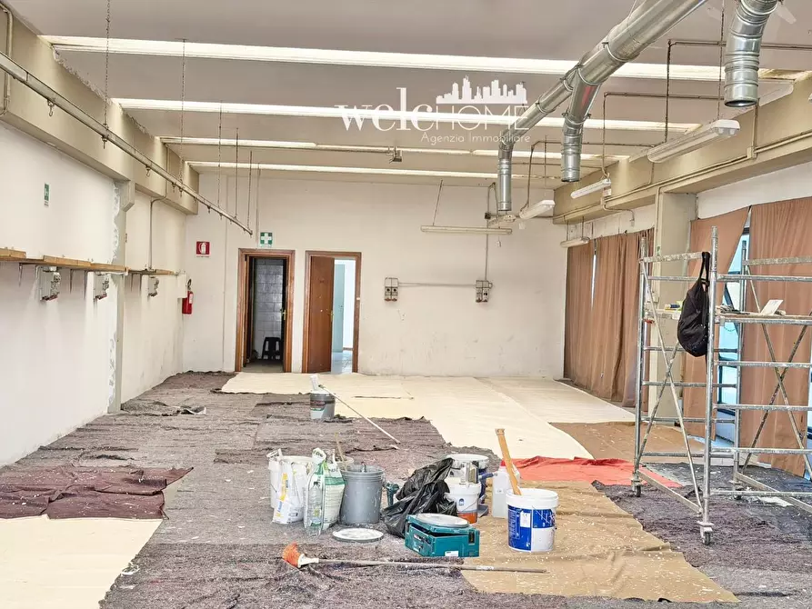 Immagine 14 di Laboratorio in affitto  a Campi Bisenzio