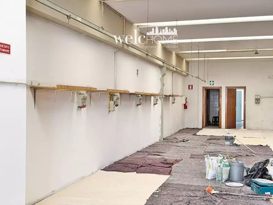 Immagine 17 di Laboratorio in affitto  a Campi Bisenzio