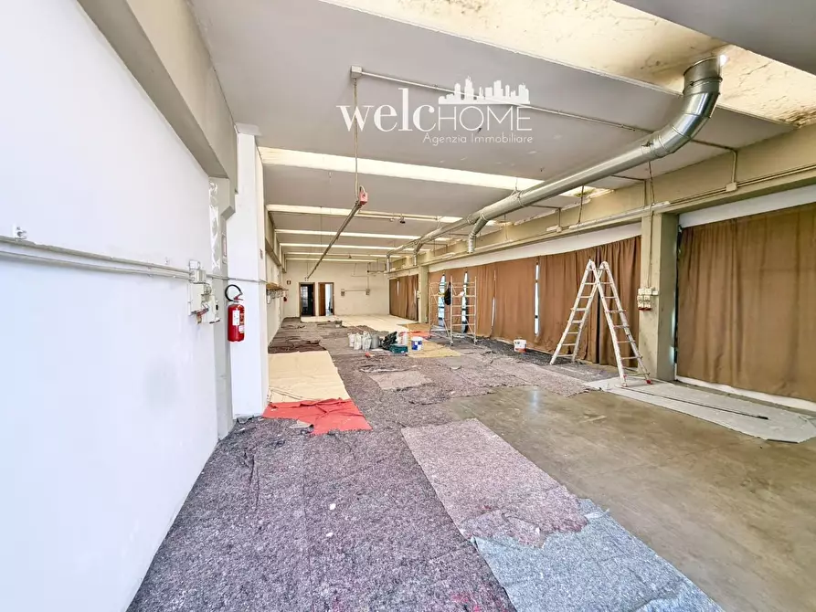 Immagine 5 di Laboratorio in affitto  a Campi Bisenzio
