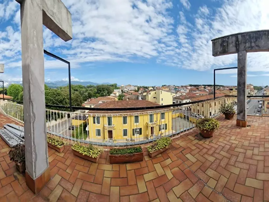 Immagine 11 di Mansarda in vendita  a Carrara