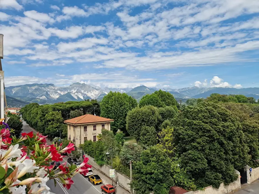 Immagine 2 di Mansarda in vendita  a Carrara