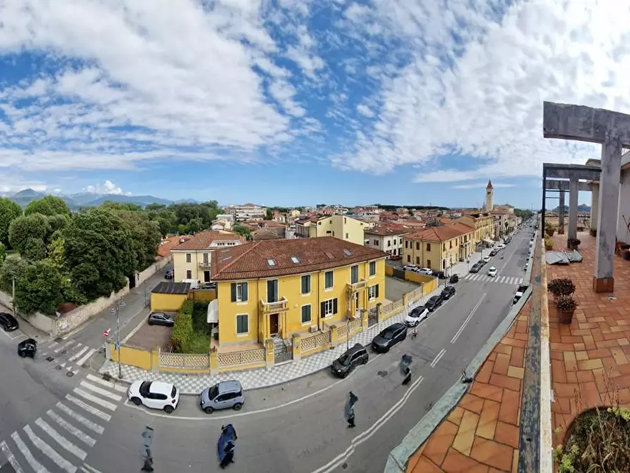 Immagine 14 di Mansarda in vendita  a Carrara