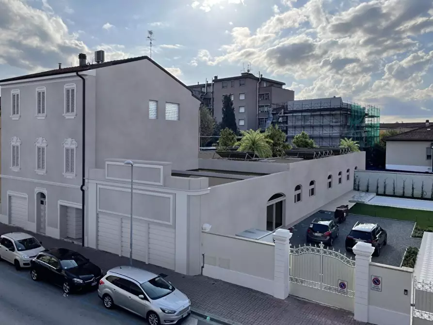 Immagine 24 di Loft/Open space in vendita  a Pontedera