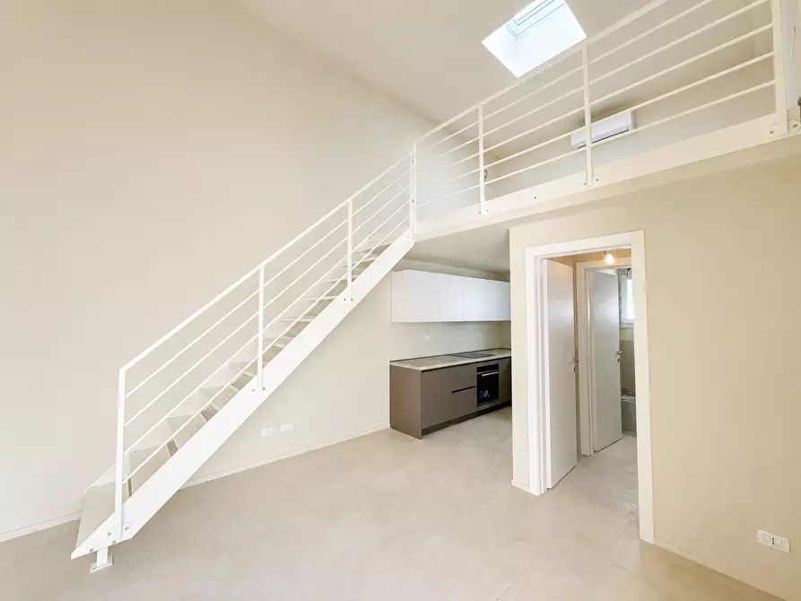 Immagine 4 di Loft/Open space in vendita  a Pontedera
