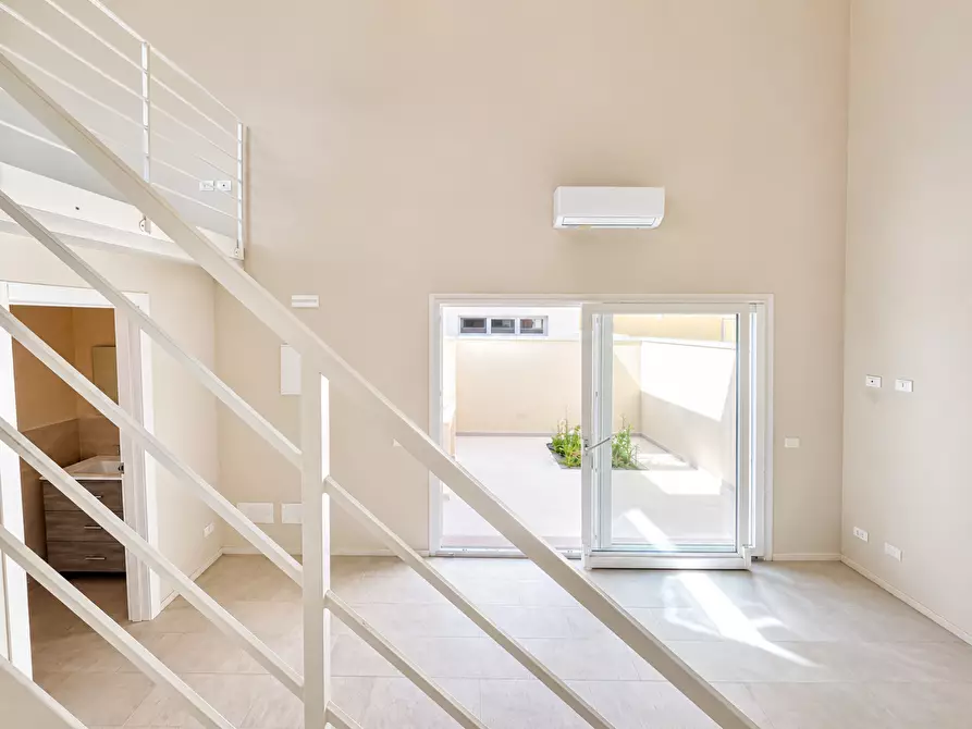Immagine 7 di Loft/Open space in vendita  a Pontedera
