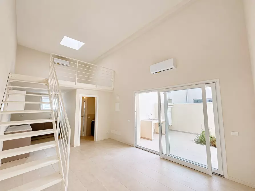 Immagine 3 di Loft/Open space in vendita  a Pontedera