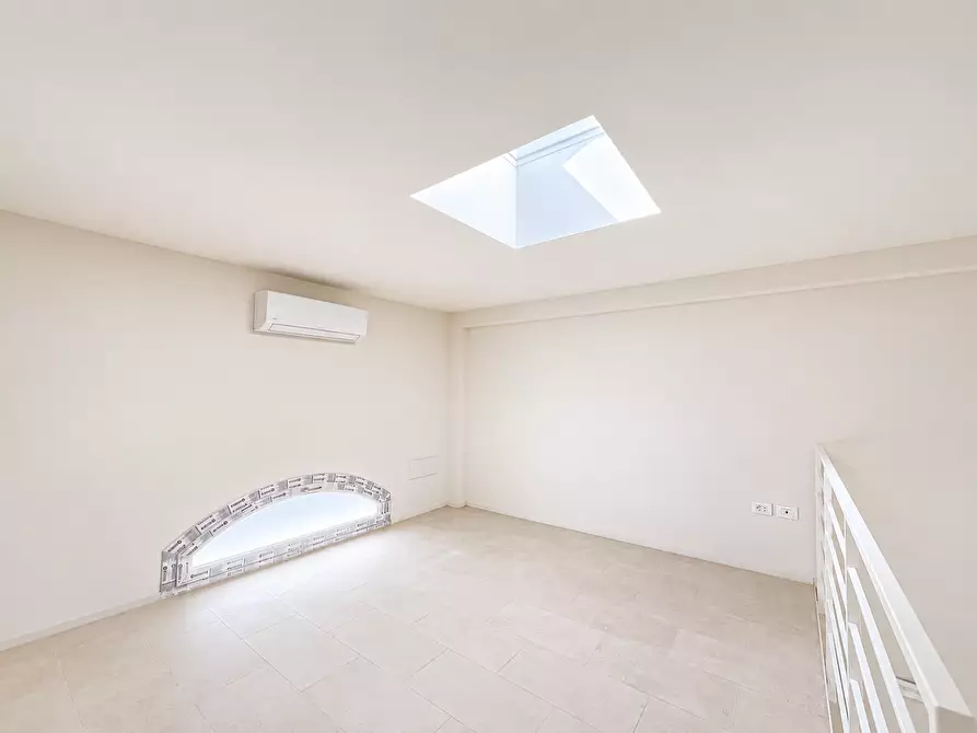 Immagine 8 di Loft/Open space in vendita  a Pontedera