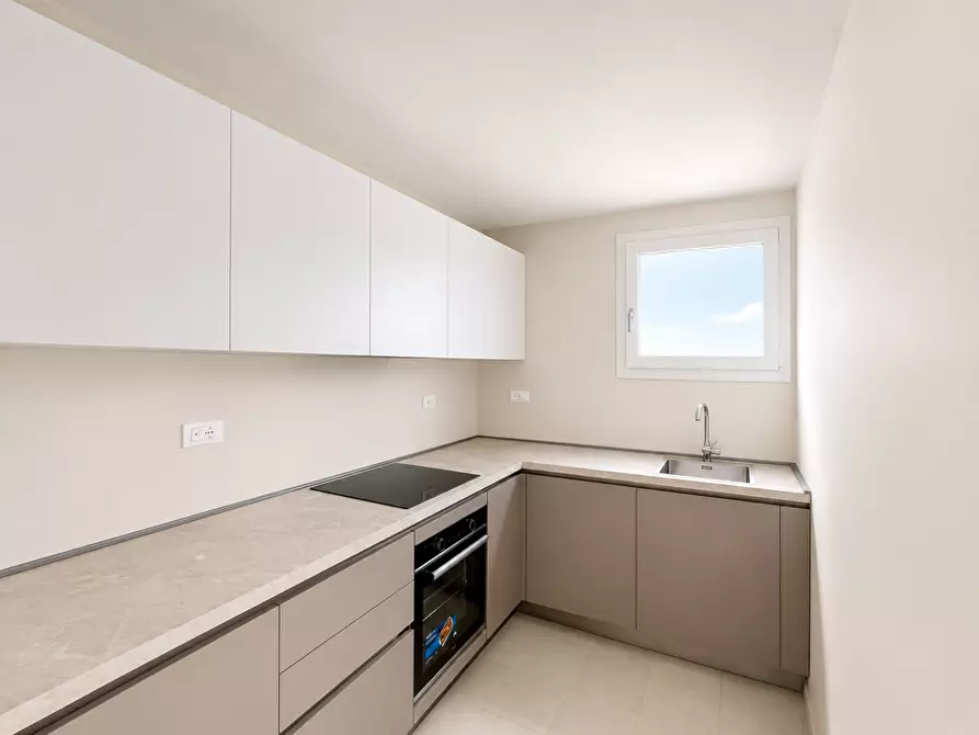 Immagine 5 di Loft/Open space in vendita  a Pontedera