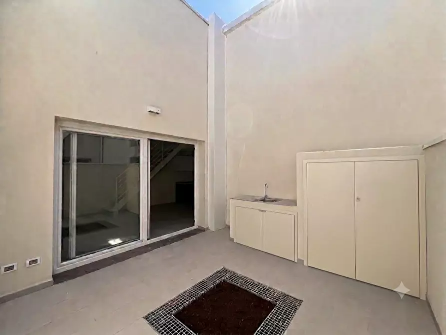 Immagine 17 di Loft/Open space in vendita  a Pontedera