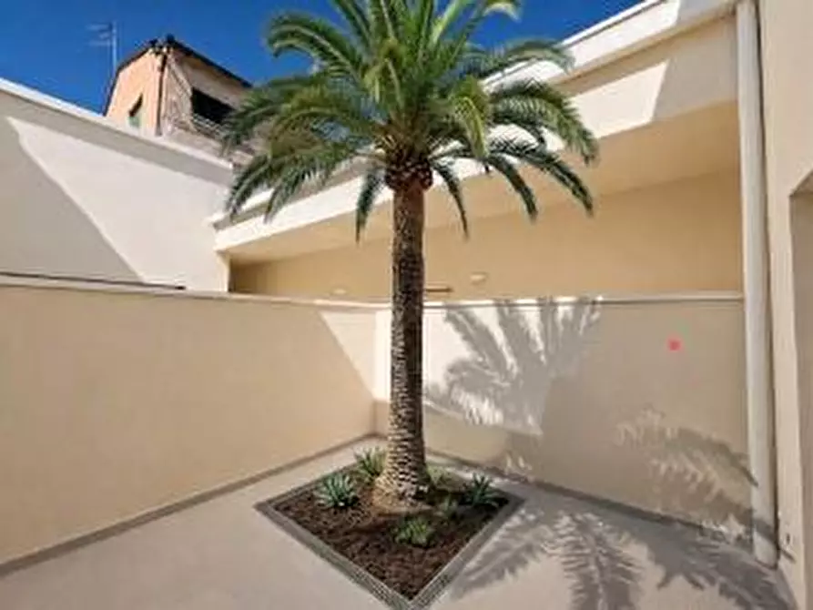 Immagine 19 di Loft/Open space in vendita  a Pontedera