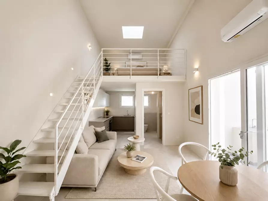 Immagine 1 di Loft/Open space in vendita  a Pontedera