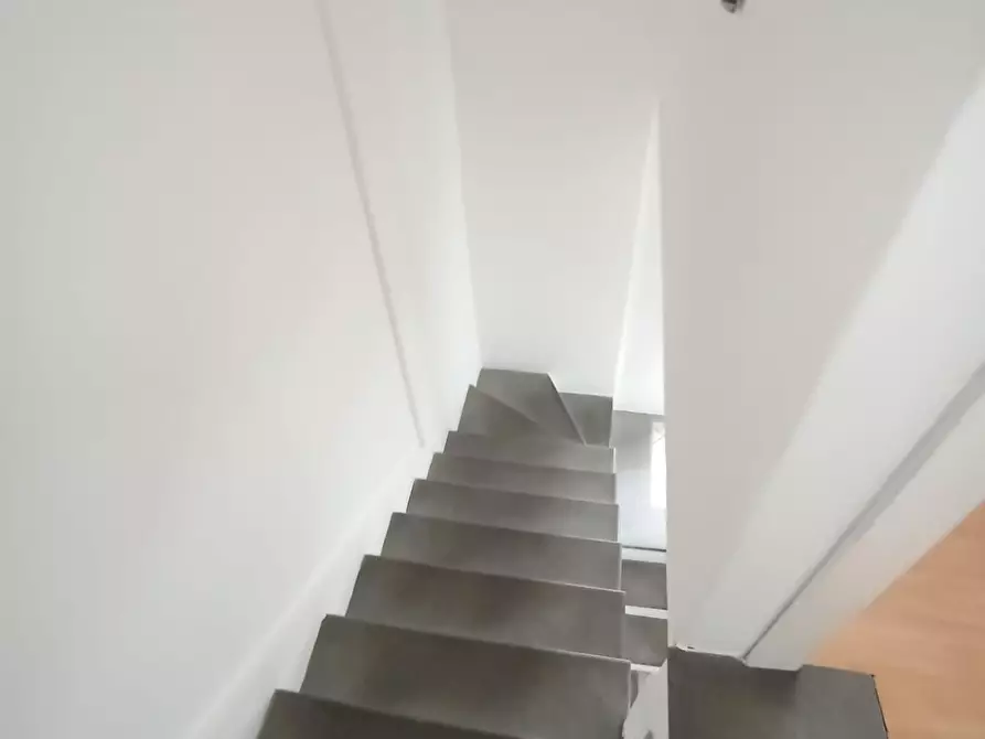 Immagine 33 di Porzione di casa in vendita  a Carrara