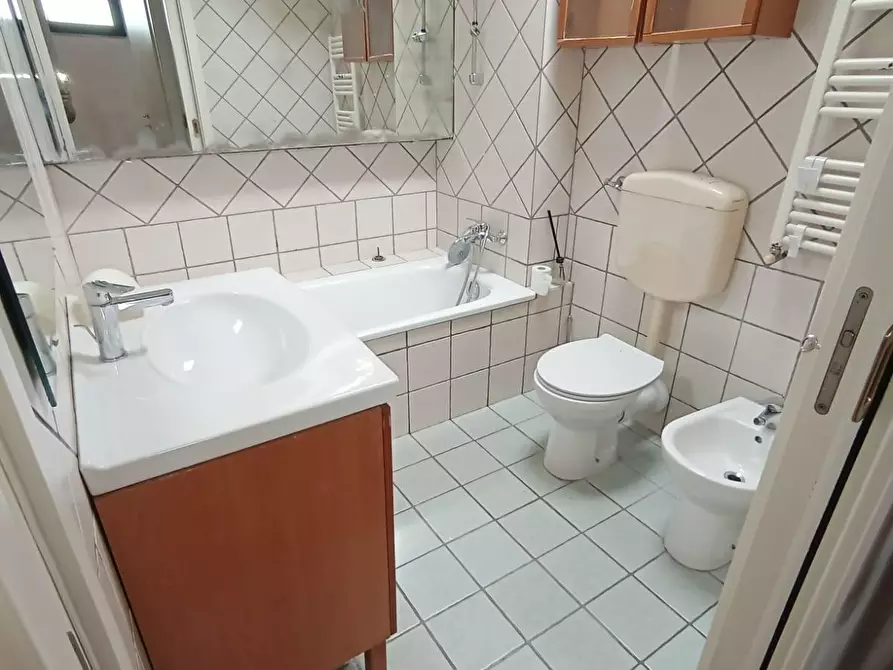 Immagine 2 di Porzione di casa in vendita  a Carrara